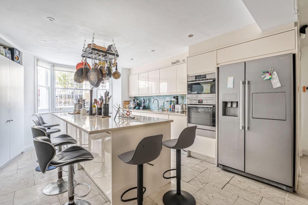 House in London - View 3