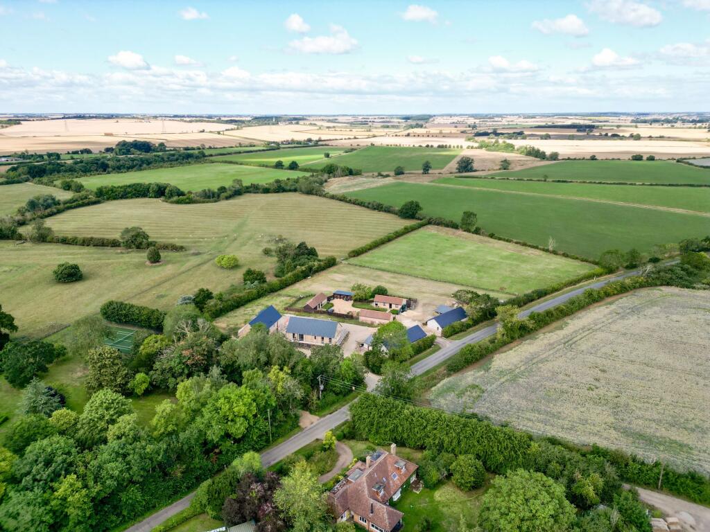 Thorns Farm, Alconbury Western, PE28 photo 2