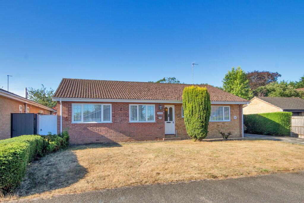 Main image of property: Tates Orchard, Longfield, DA3 8EB