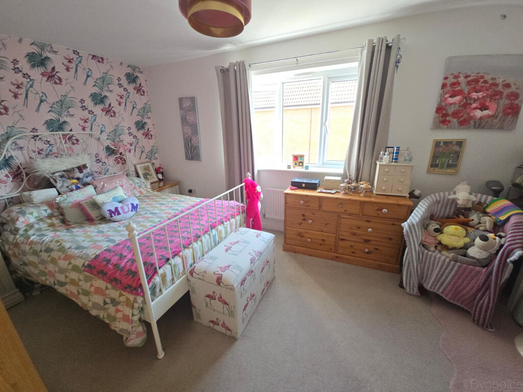 Wilbur Close, Bury St Edmunds - View 5