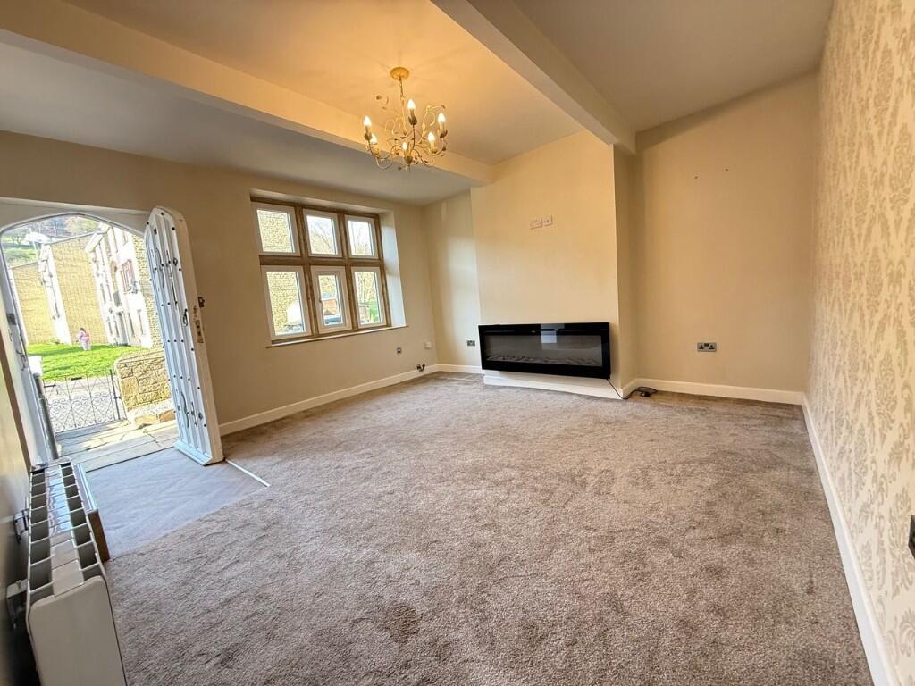 143 St. Stephens Street, Halifax, West Yorkshire, HX3 0UH photo 2