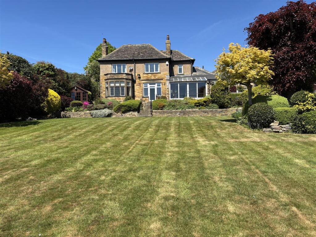 4-bed detached on 87 Bramley Lane Hipperholme, Halifax, HX3 8NS, £650,000