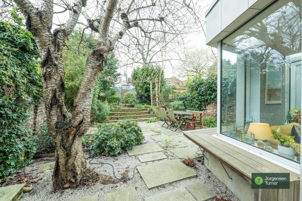 Apartment in London, Shepherd's Bush - View 2