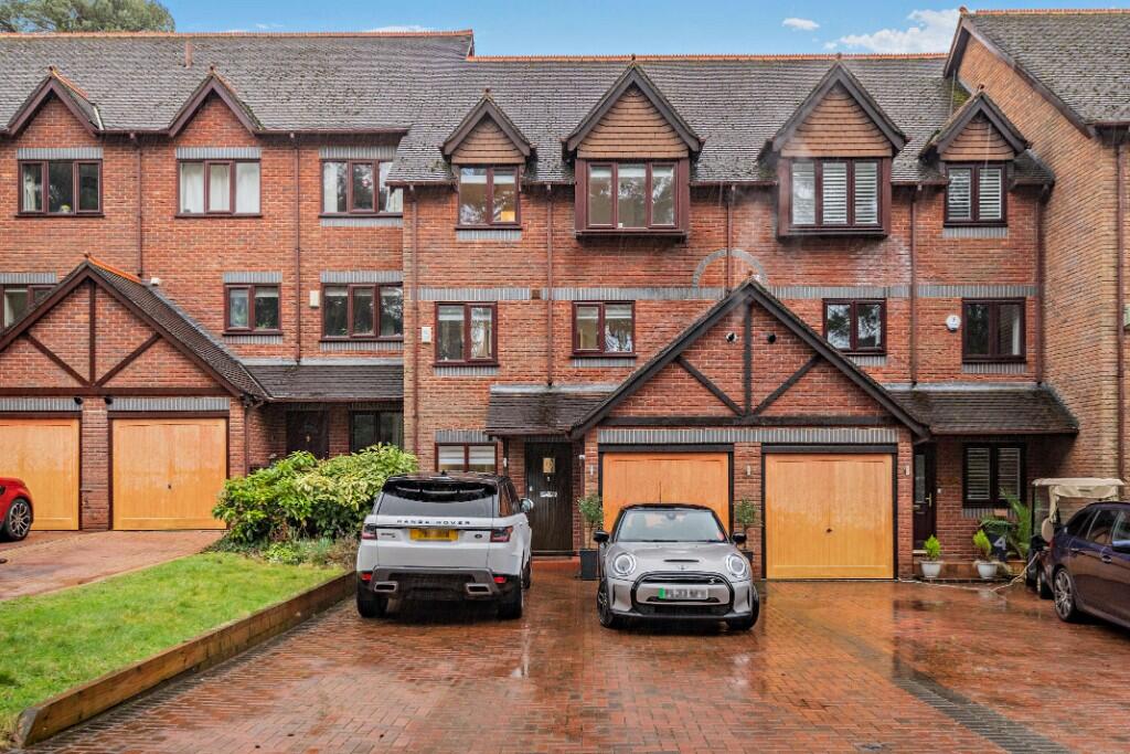 Main image of property: Evening Glade, Ferndown, Dorset, BH22