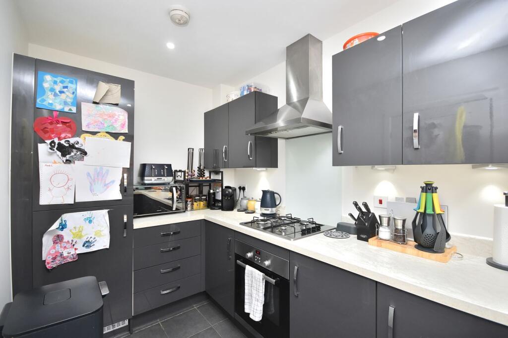 Kensington Close, Northampton, NN2 - View 4
