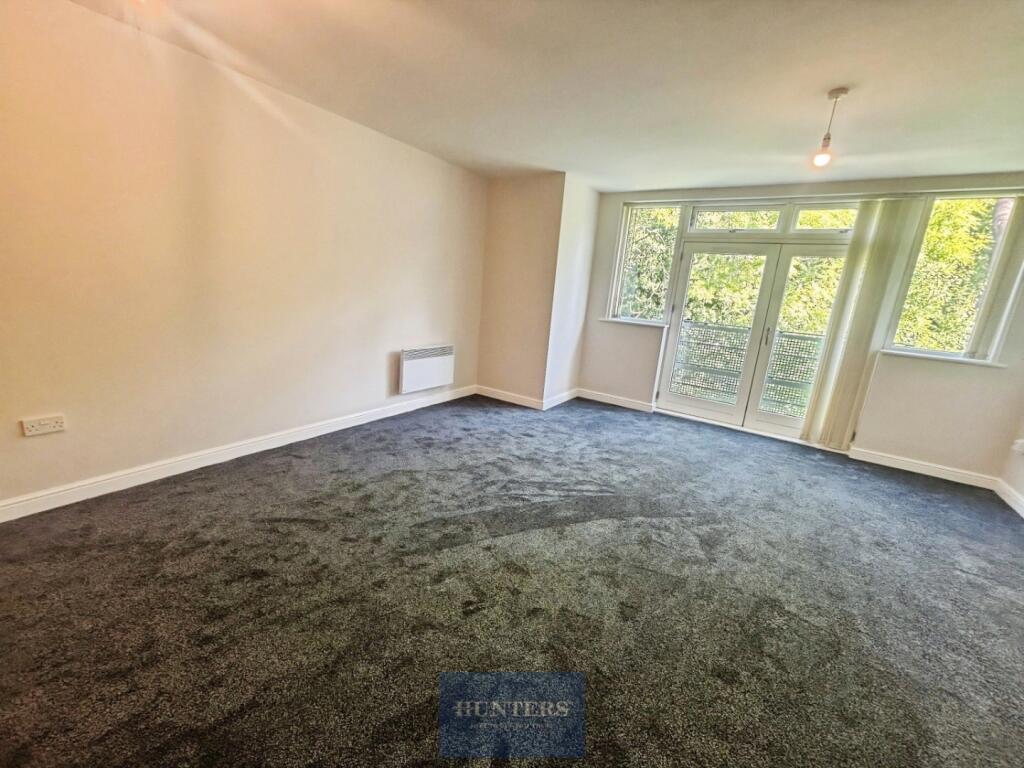 Apartment in Birmingham, Northfield - View 5