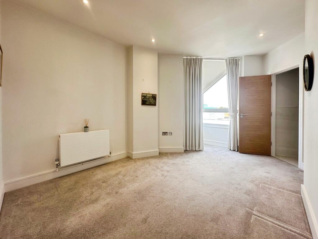 High Street, Bracknell, Berkshire, RG12 - View 4
