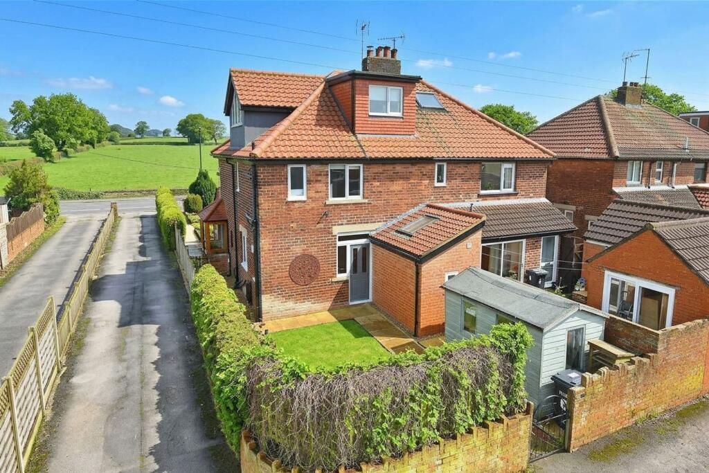 House in Killinghall, North Yorkshire - View 4