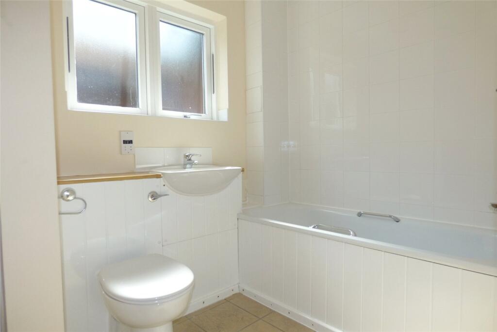 Apartment in Tunbridge Wells, Kent - View 5
