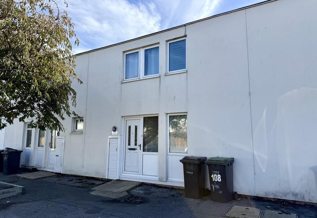 3-bed terraced on Cornwell Close, Rowner, Gosport, £152,500