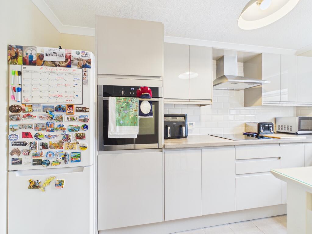 Apartment in Motherwell, North Lanarkshire - More