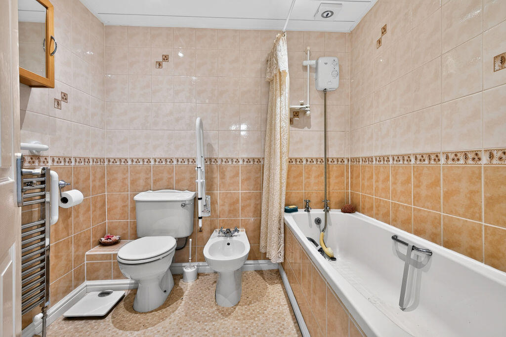 House in Cramlington, Southfield Green - View 4