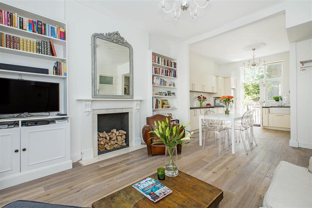 3-bed flat on Oberstein Road, SW11, £1,000,000