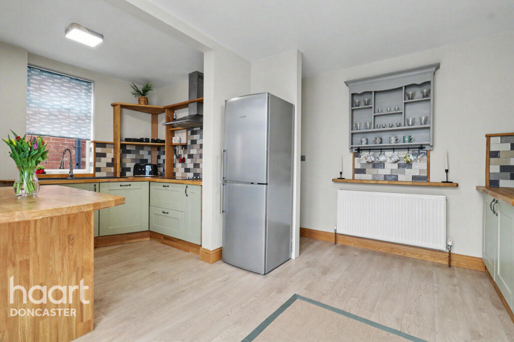 Franklin Crescent, Bennethorpe, Doncaster photo 3