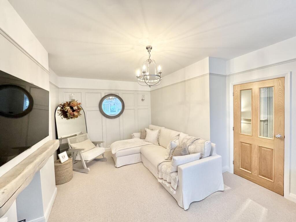 Grange Drive, Glen Parva, Leicester photo 3