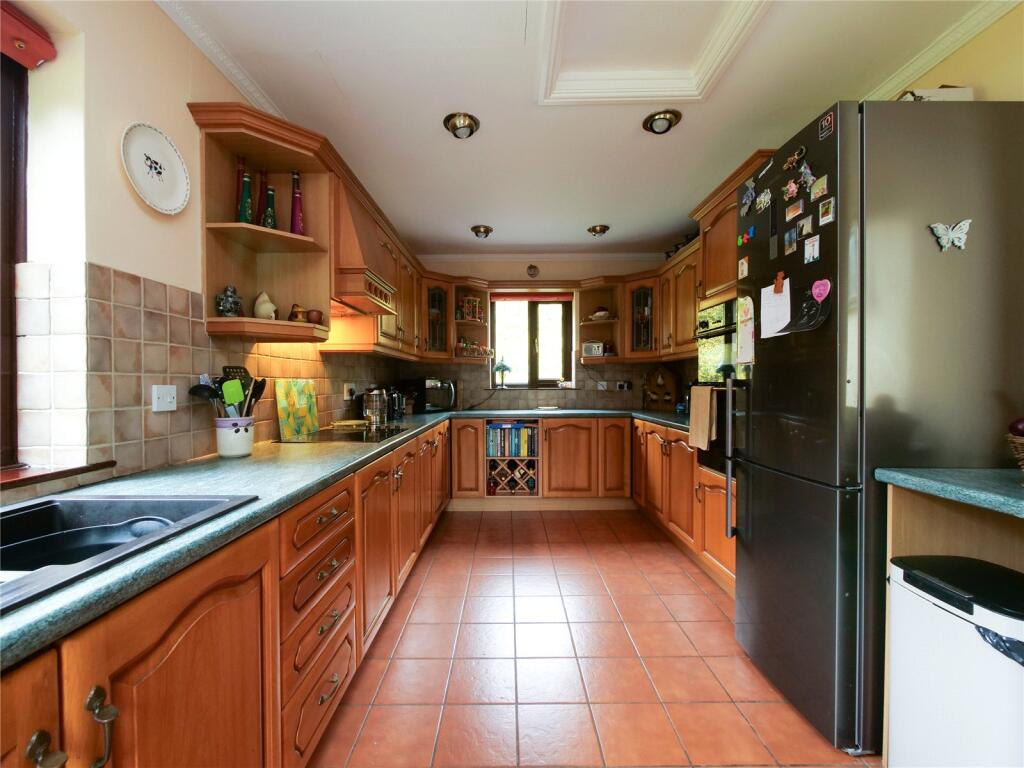 Stunning elevated detached property close to the heart of Chew Magna photo 4