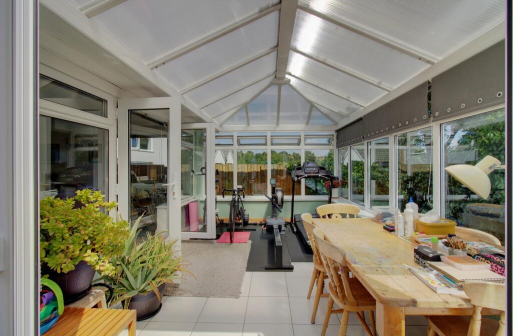 House in Warwick, Mill End, Kenilworth - More