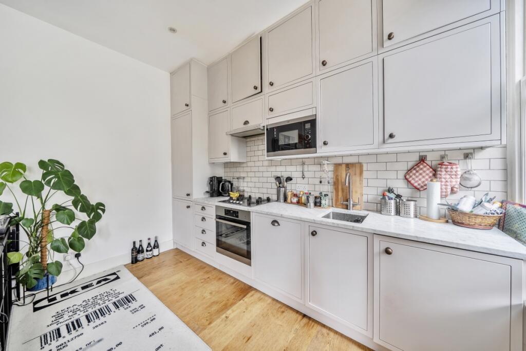 Apartment in London - View 2