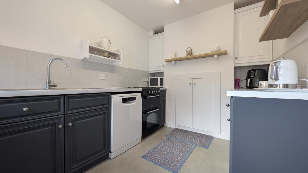House in Guildford - View 5