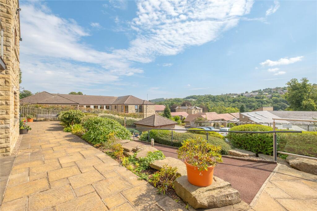 Apartment in Huddersfield - View 4