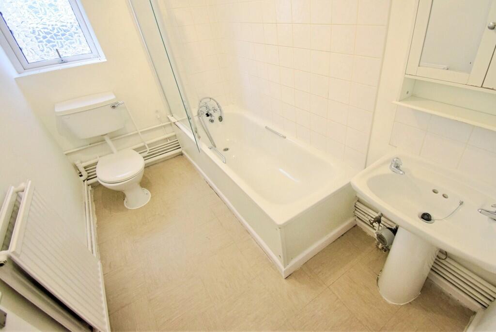 Apartment in Bedford, De Parys - View 4