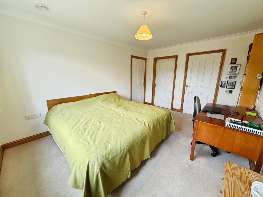 House in Lincoln - View 4