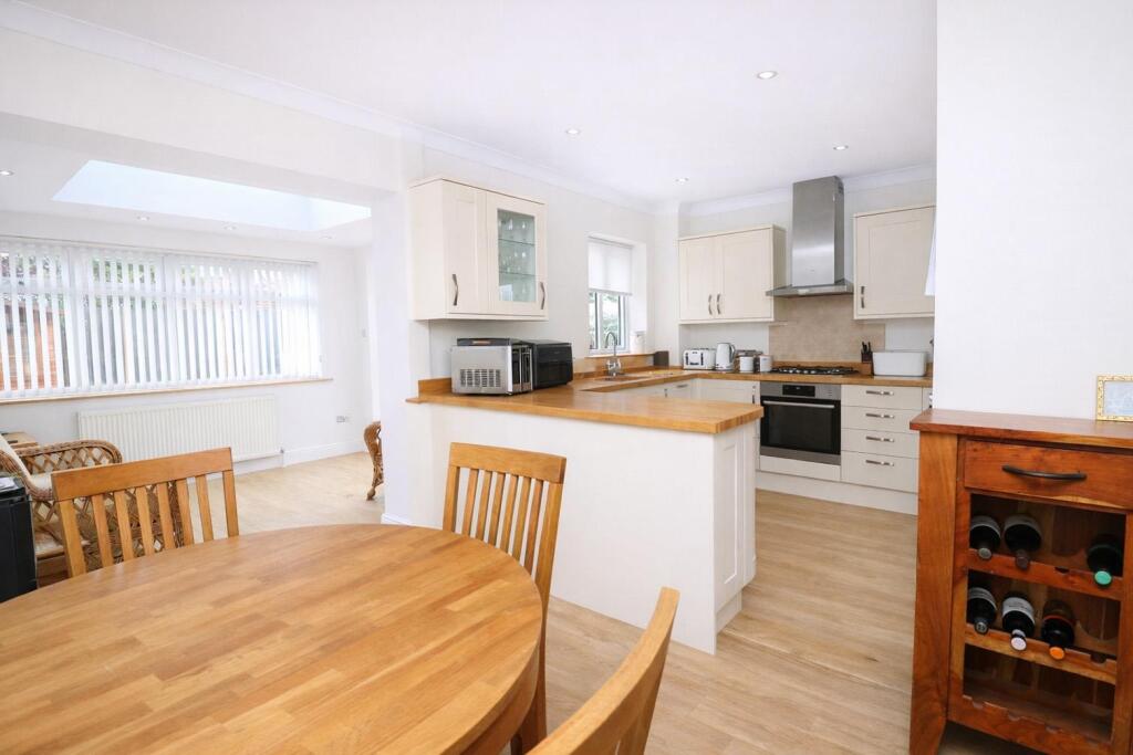 House in Maldon, Latchingdon - More