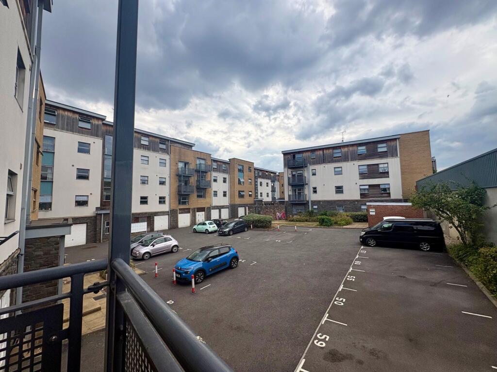 Apartment in Bristol - View 5