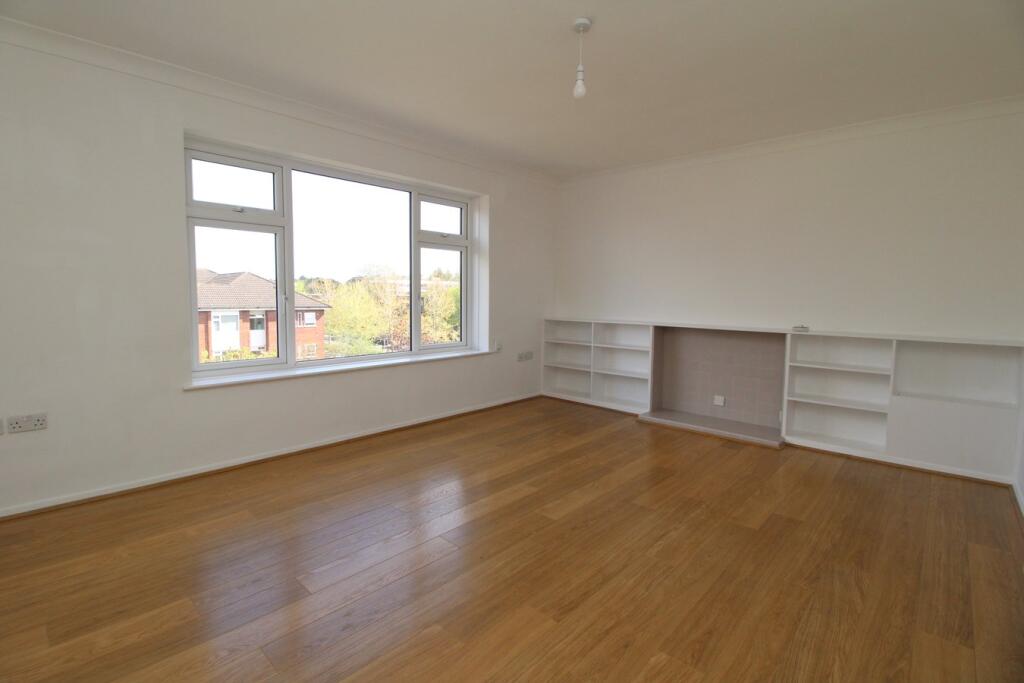 Apartment in Poole - More