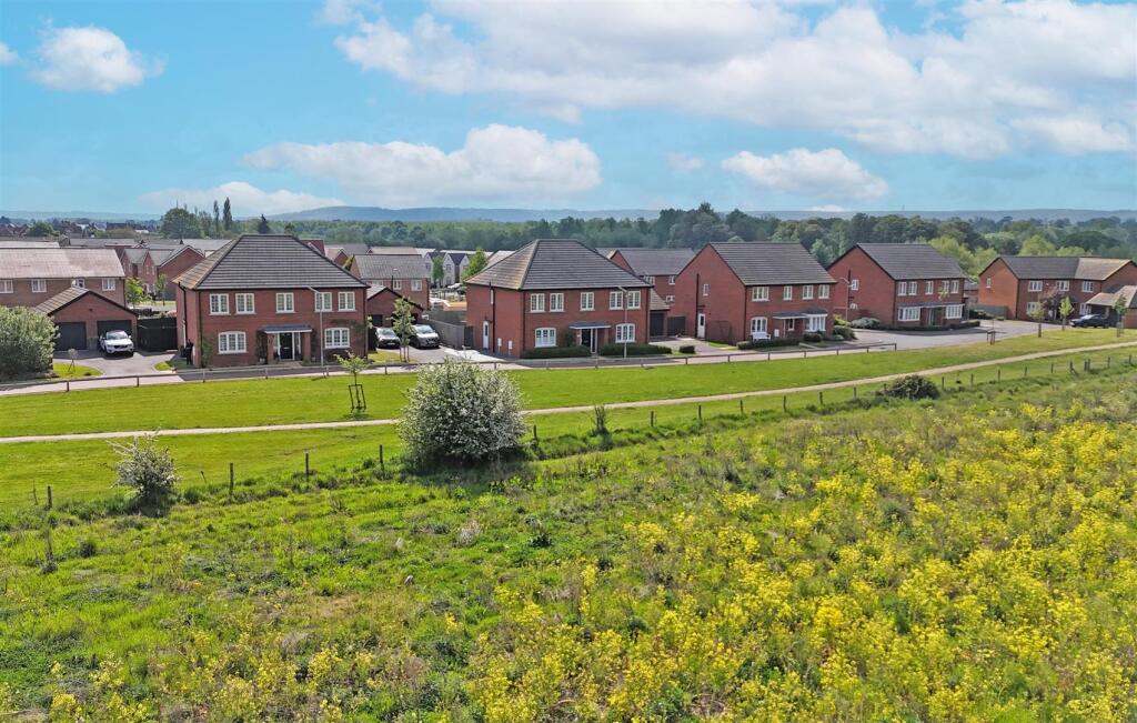 Main image of property: Edsell Crescent, Thame