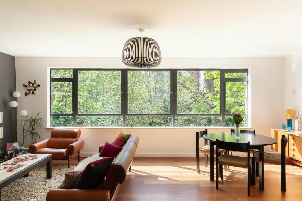 2-bed flat on London SE19, £495,000