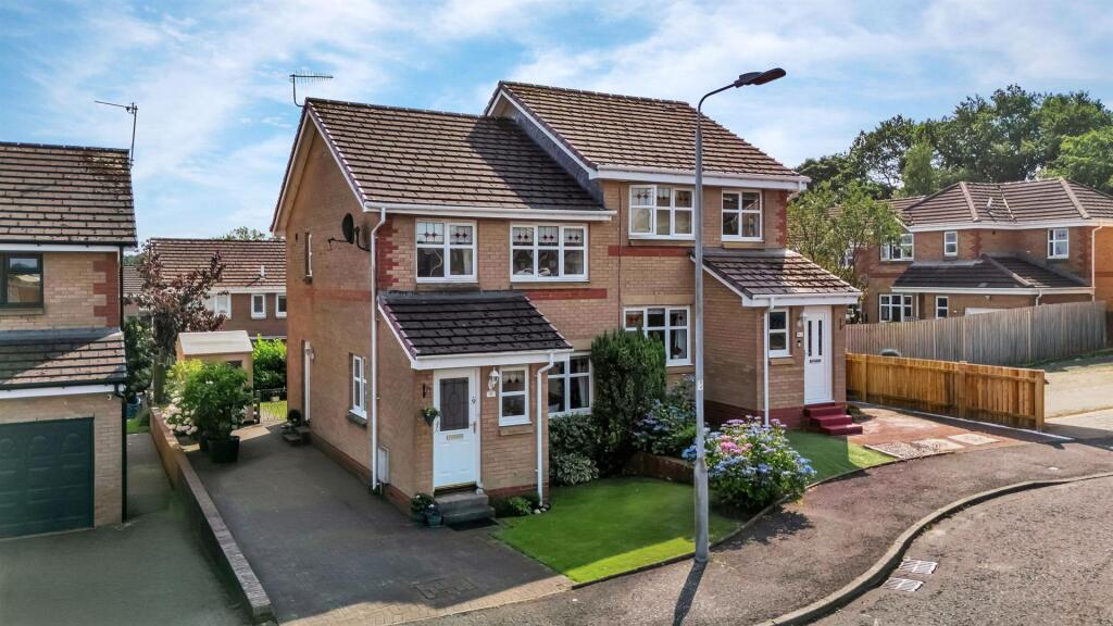 Main image of property: Perrays Grove, Dumbarton