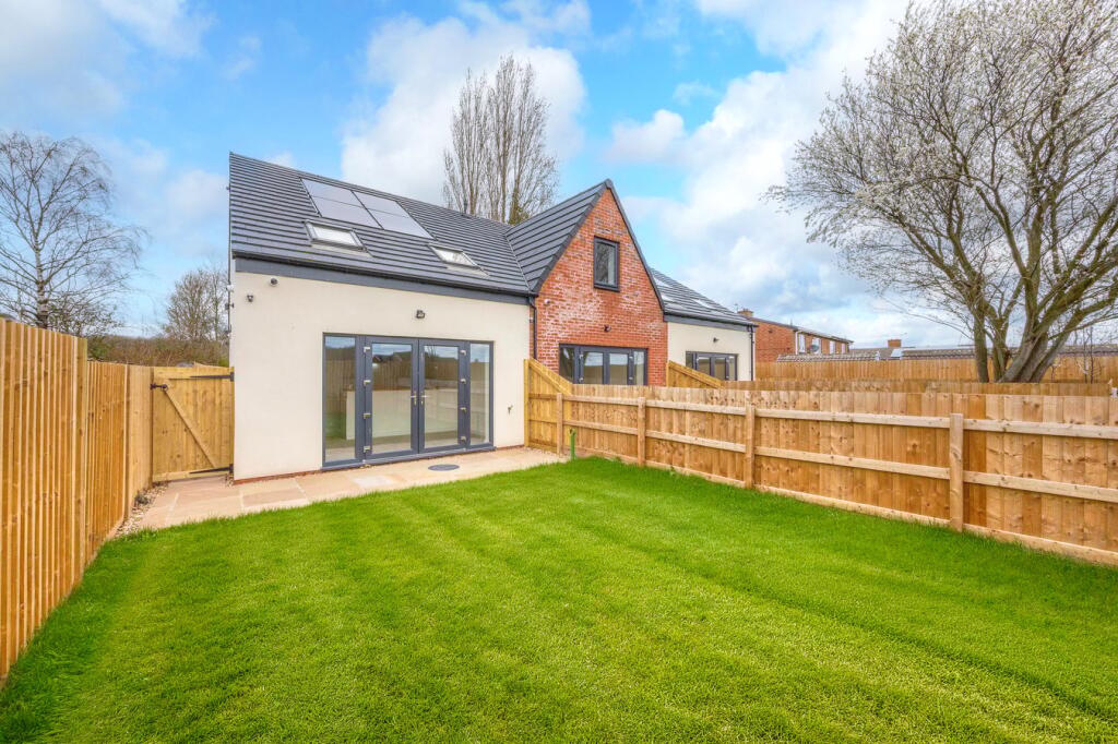 Main image of property: Broom Close, Barnsley, S70