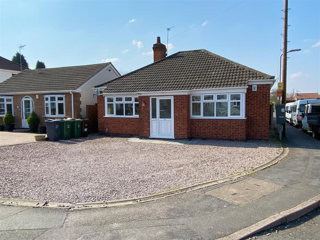 3-bed detached on Fosse Way, Syston, Leicester, £375,000