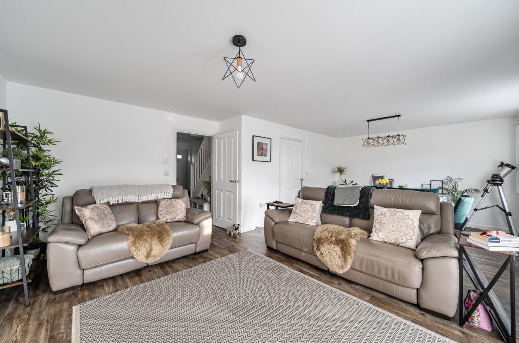 Nicholson Drive, Wokingham, Berkshire, RG41 photo 4