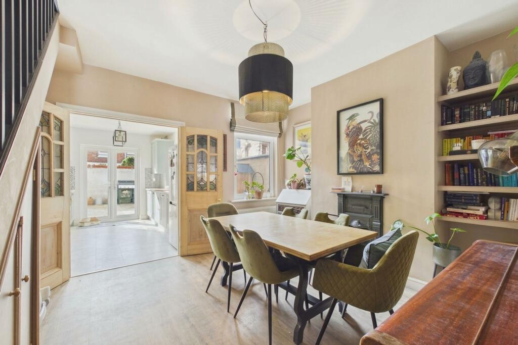 House in Chester, Handbridge, City of Chester - View 4