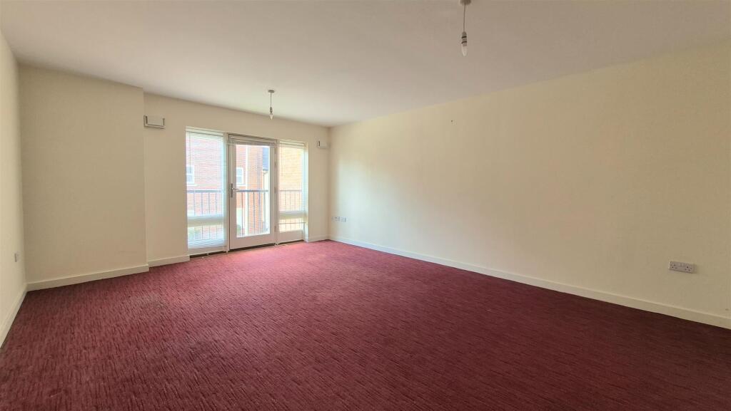 Apartment in Milton Keynes, Redhouse Park, Great Linford - More