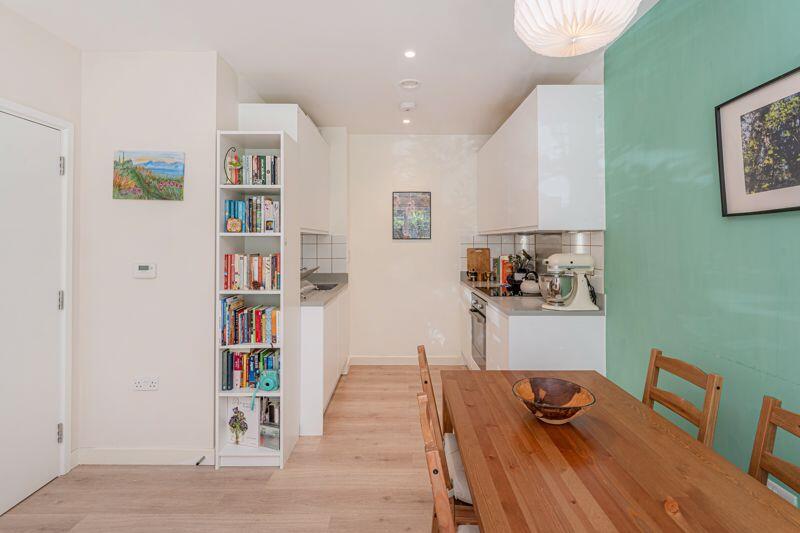 Apartment in London - More