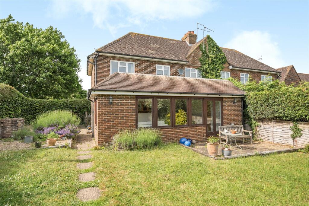 Farleys Close, West Horsley, Surrey, KT24 photo 3