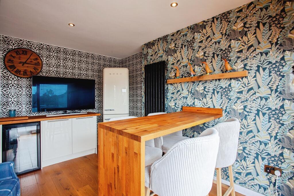 House in Rotherham, Dalton - More