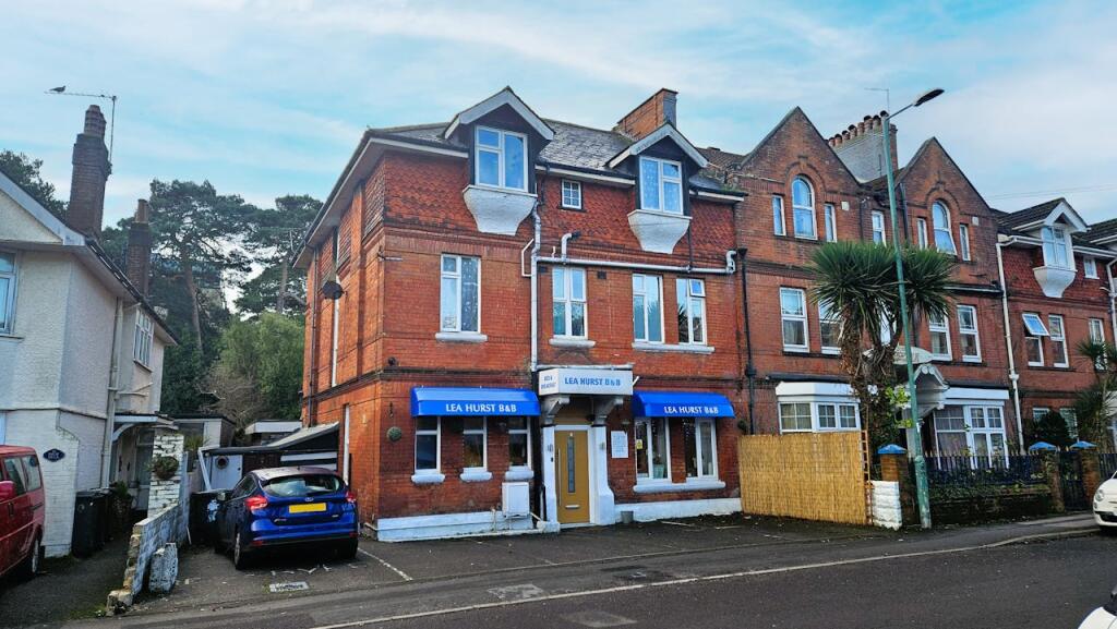 Main image of property: Lea Hurst B&B, 8 Frances Road, Bournemouth, BH1 3RZ