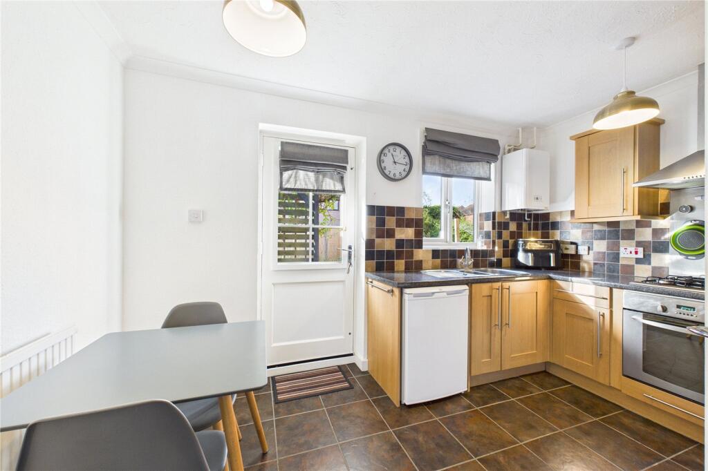 Rotherfield Close, Theale, Reading, Berkshire, RG7 photo 2
