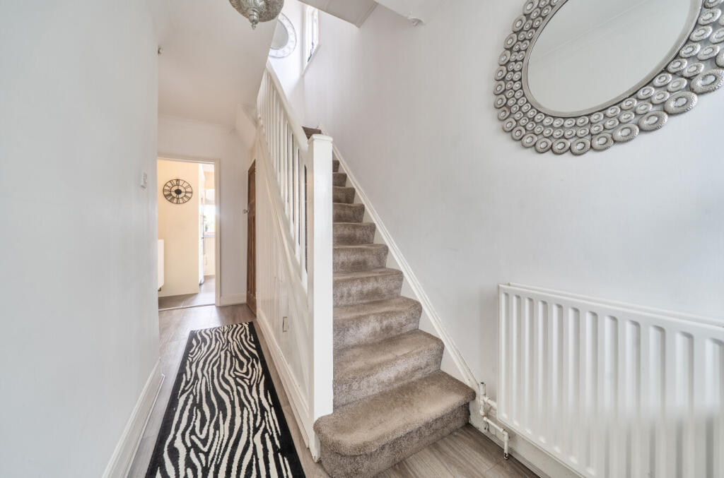 House in Southampton - More