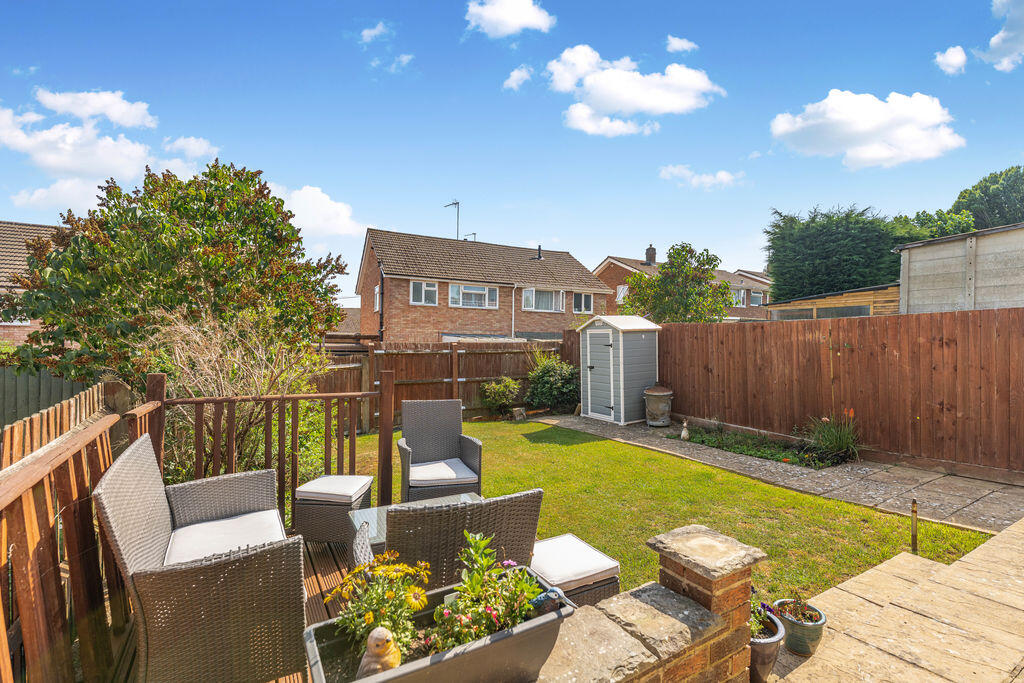 11, Morris Drive, Banbury photo 3