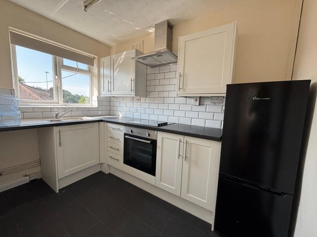 Apartment in Southampton, Midanbury - View 2