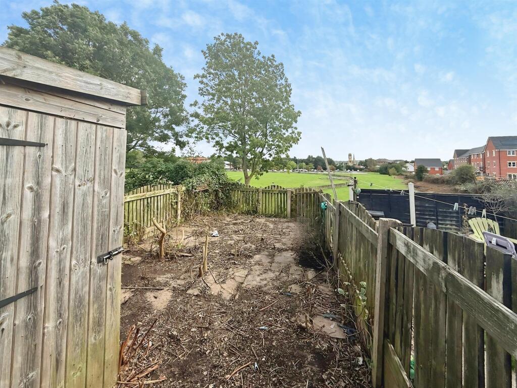 House in Mansfield, Nottinghamshire - View 2