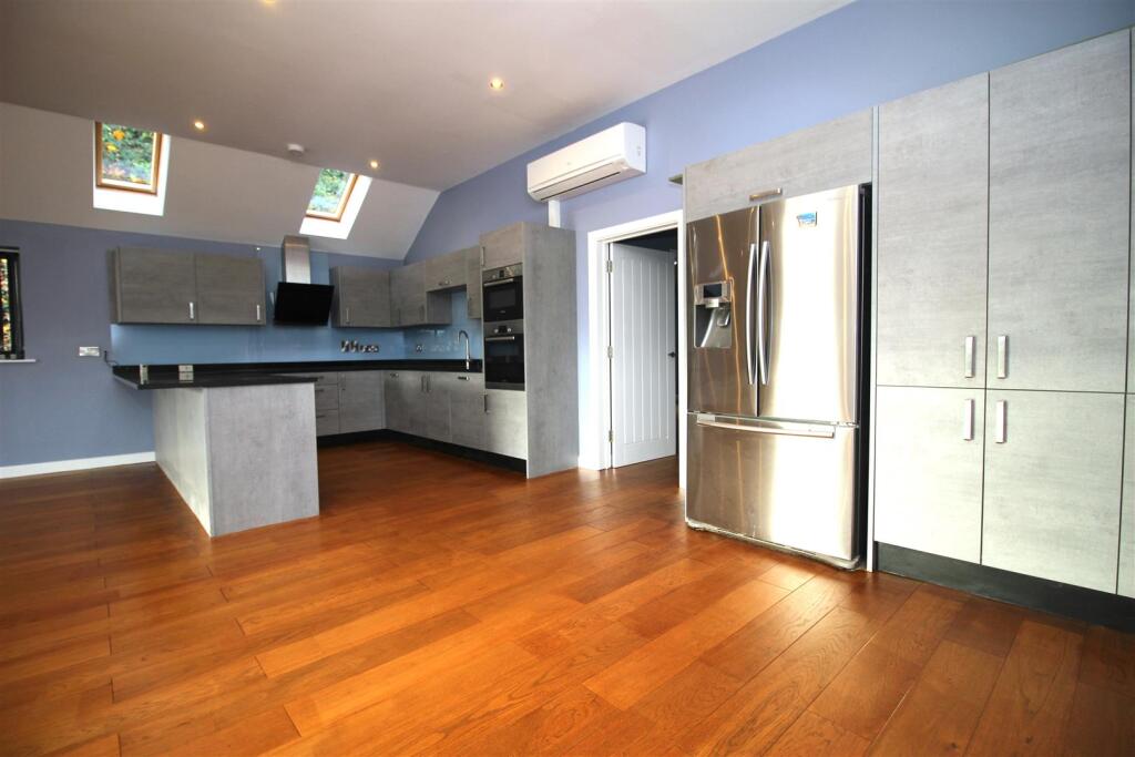 House in Peasedown St. John, Bath and North East Somerset - More