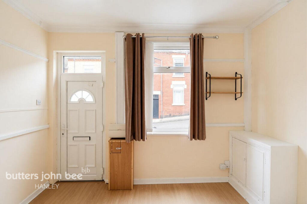 House in Stoke-on-Trent, Sneyd Green - View 4