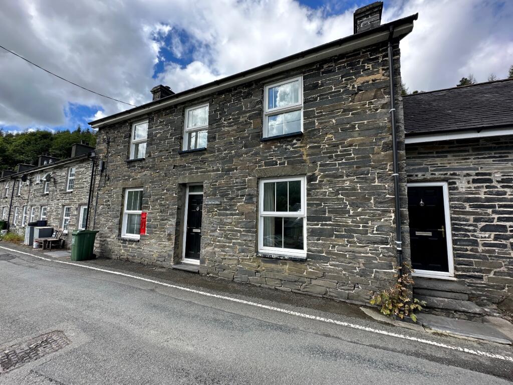 3-bed semi-detached on The Old Post Office, Pensarn, Aberllefenni, Machynlleth. Sy20 9RU, £199,995