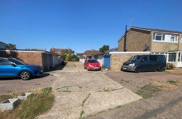 Garage 91 Greenacres Ring, Angmering, Littlehampton, West Sussex, BN16 4BS - View 5